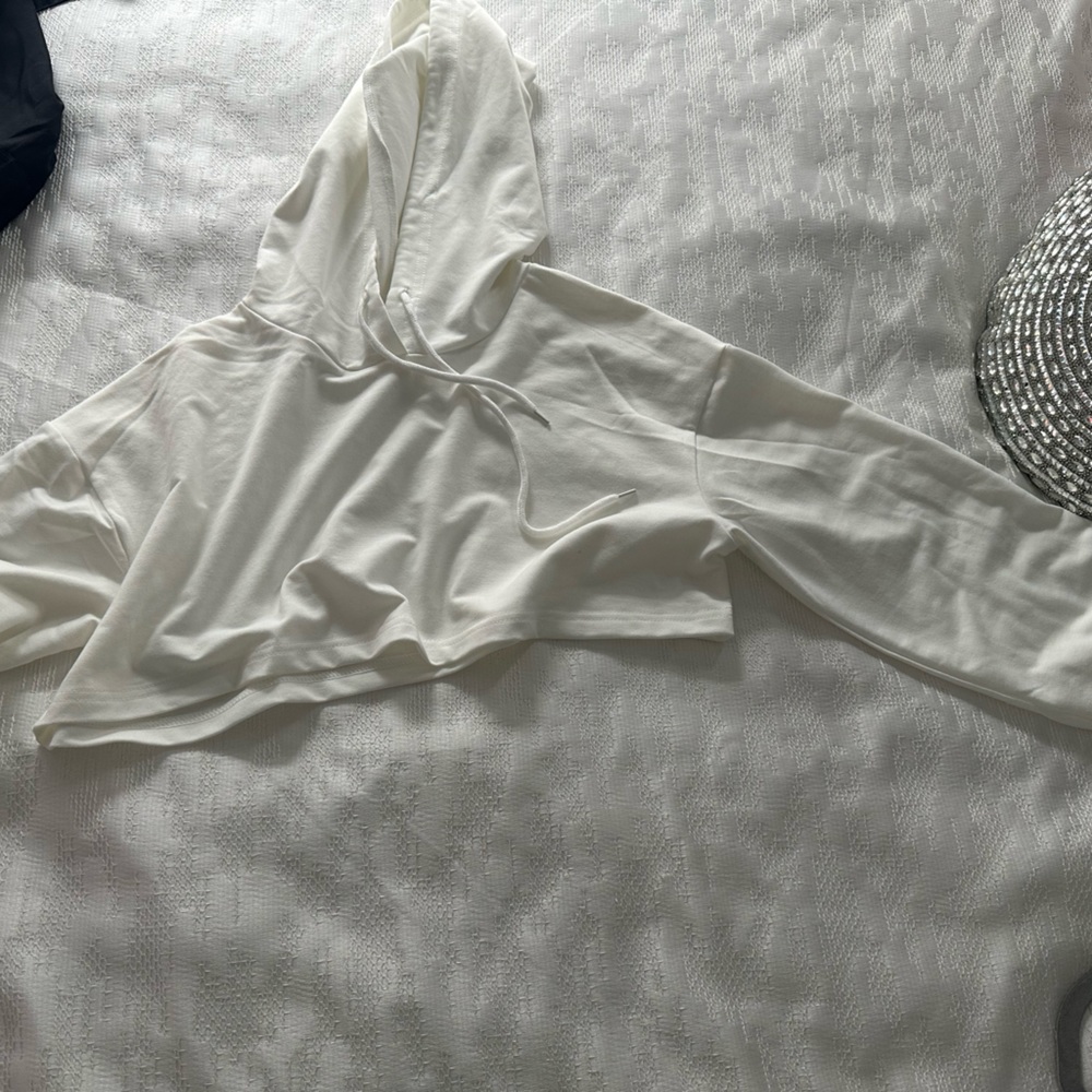 Very cropped white hoodie